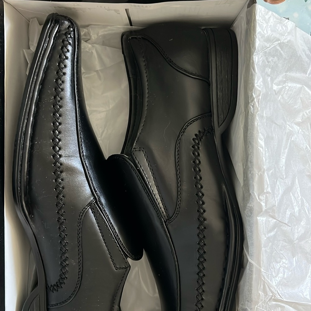 Brand new Steve Madden dress shoes. Style Trace